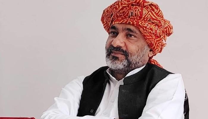 Greater Noida News : आतंकी नहीं, किसानों को पीटने के लिए दौड़ रही है पुलिस : राजकुमार भाटी (देखें वीडियो)