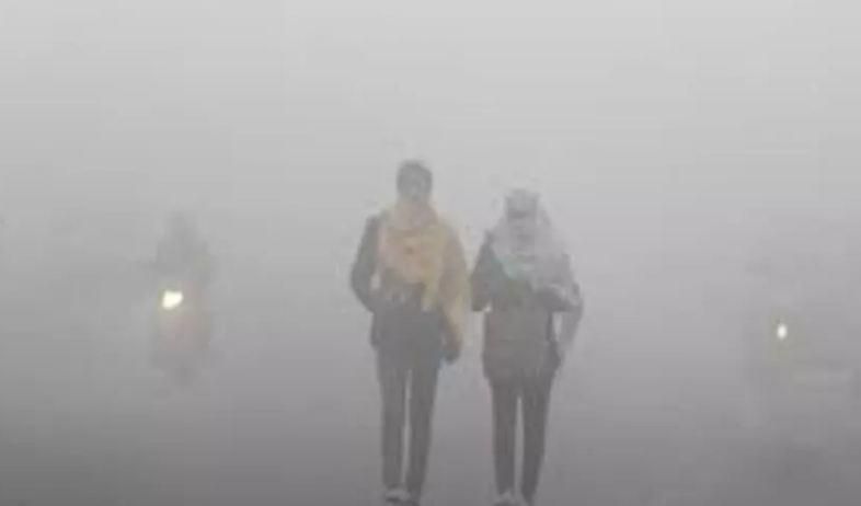 Weather Update : दिल्ली समेत उत्तरी भारत में घना कोहरा, यातायात प्रभावित