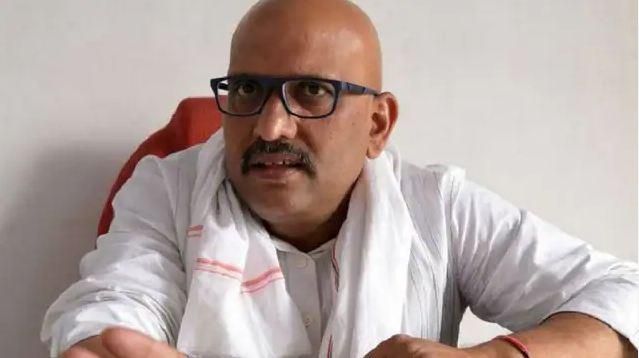 UP News: स्मृति ईरानी पर अभद्र टिप्पणी करना इस पूर्व विधायक को पड़ा भारी