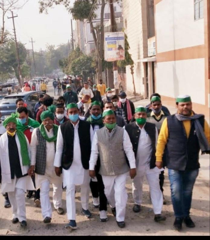 Greater Noida News : किसानों की पदयात्रा रद्द