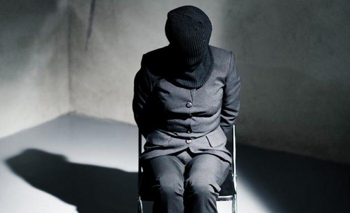 Noida Crime News : क्राइम ब्रांच का इंस्पेक्टर बताकर युवक को किया अगवा, लूटपाट कर छोड़ा