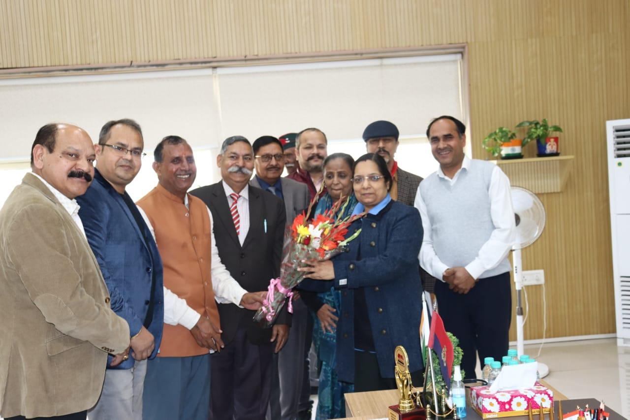 Noida News : किरायदारों, चालकों, घरेलू कामगारों व गार्डों का हो सत्यापन