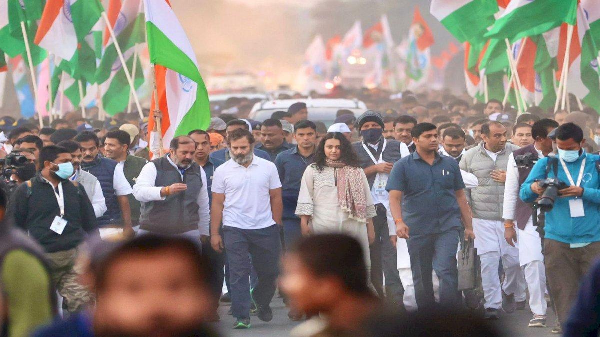 Bharat Jodo Yatra : उज्जैन से फिर शुरू हुई ‘भारत जोड़ो यात्रा’, हरीश रावत, स्वरा भास्कर यात्रा में शामिल हुए