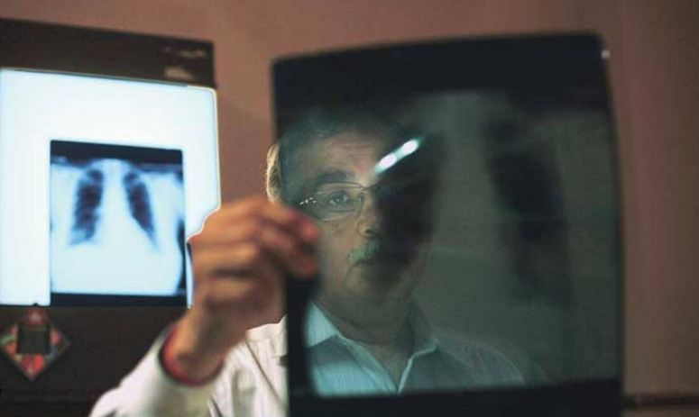 TB से मुक्ति पाने के भारत के लक्ष्य में मोाबाइल ऐप कर रहा स्वास्थ्यकर्मियों की मदद