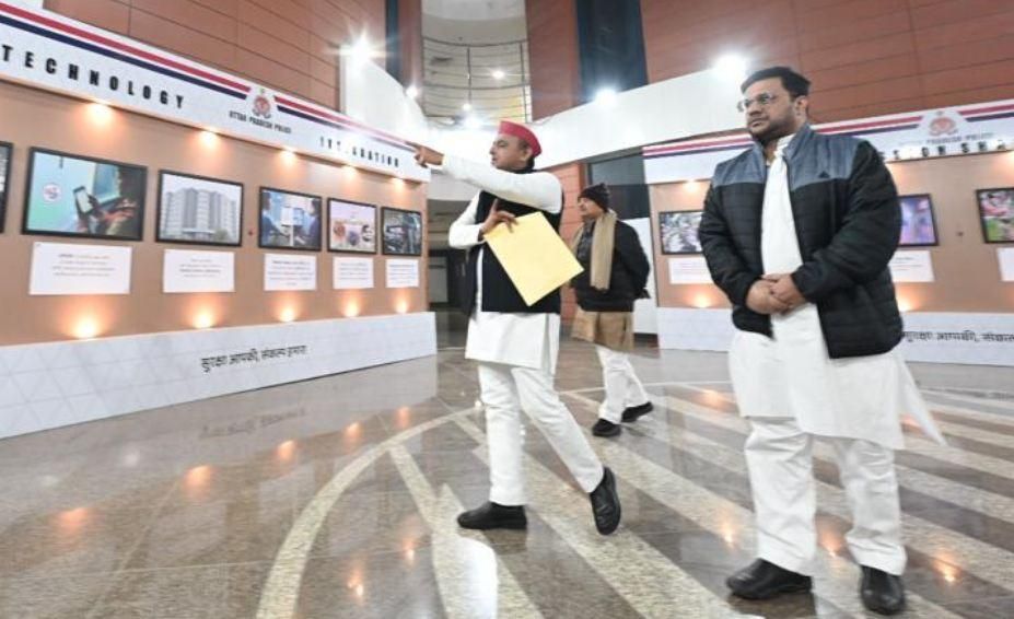 Akhilesh Yadav : आखिर क्यों सुबह होते ही पुलिस मुख्यालय पहुंचे अखिलेश यादव ?