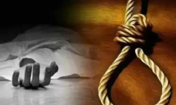 Muzaffarnagar: छत से लटका मिला विवाहिता का शव, परिजनों ने दहेज हत्या का आरोप लगाया