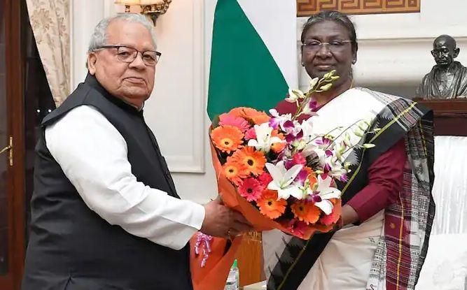 Rajsthan News : राष्ट्रपति मुर्मू ने राजभवन में संविधान पार्क का लोकार्पण किया