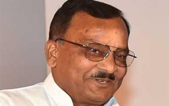 UP News : पूर्व मंत्री एवं सपा नेता भगवत सरन गंगवार भगोड़ा घोषित