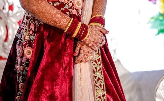 UP News : बारात लेकर आया बड़ा और छोटे भाई के साथ दुल्हन हुई विदा