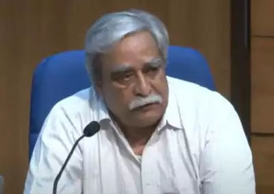 Covid -19 : कोविड-19 रोधी टीके की चौथी खुराक की जरूरत नहीं : विशेषज्ञ