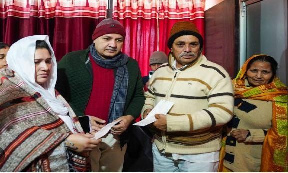 Covid-19 : दिल्ली सरकार की दरियादिली, अब तक 30 करोड़ दिये
