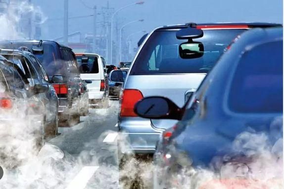 Big News : दिल्ली में मंगलवार से बीएस-3 पेट्रोल, बीएस-4 डीजल वाहनों पर अस्थायी रोक