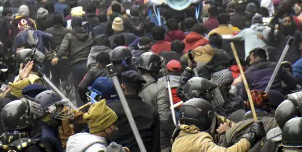 National News : पुलिस को प्रदर्शनकारियों के खिलाफ कार्रवाई का अधिकार देने संबंधी विधेयक मंजूर