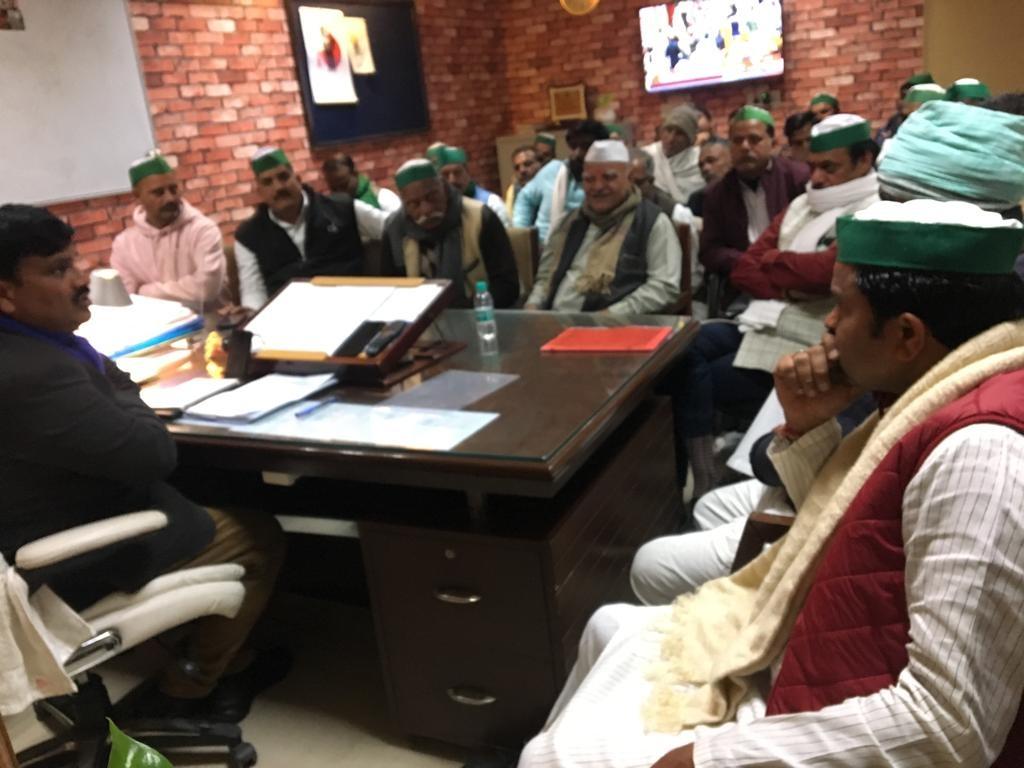 Greater Noida News : भाकियू (अ) का प्रतिनिधिमंडल ओएसडी से मिला