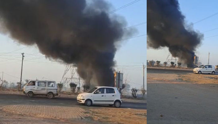 Dadri News: CNG पेट्रोल पंप के सामने कबाड़ में लगी आग