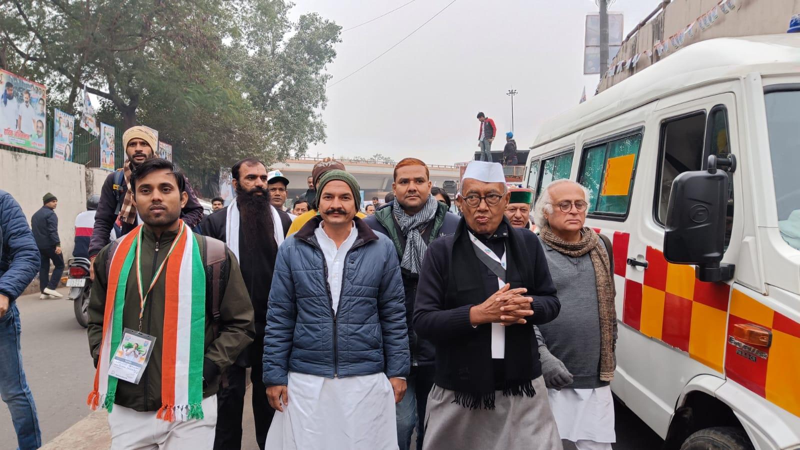 Bharat Jodo Yatra : दिल्ली से उत्तर प्रदेश की ओर रवाना हुई ‘भारत जोड़ो यात्रा’