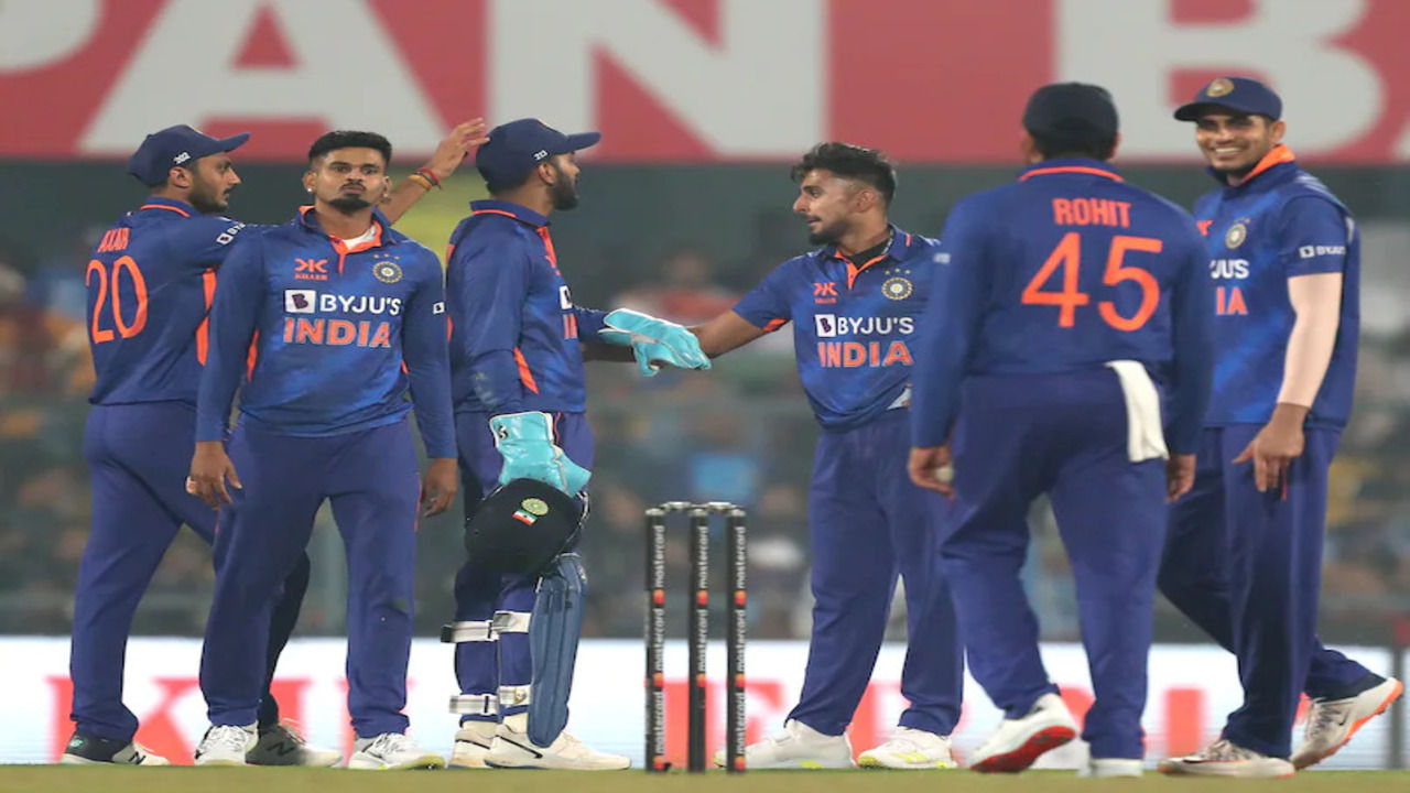 IND vs SL 1st ODI: पहले मुकाबले में भारत ने हासिल की जीत, श्रीलंका को 67 रन से हराकर बनाई बढ़त