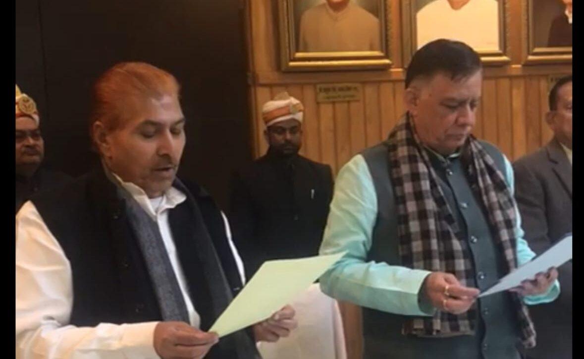 Political News : मैं मदन भैया, ईश्वर की शपथ लेता हूं...