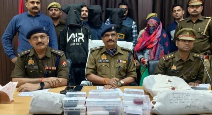UP News: पत्नी ने दी थी पति की हत्या के लिए 7 लाख की सुपारी, 4 गिरफ्तार