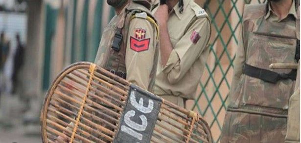 Jammu News : कठुआ में पुलिस हिरासत में व्यक्ति की मौत, दो पुलिसकर्मी निलंबित