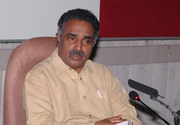 Political News : ऐसा कोई नियम नहीं कि सदन में सदस्य आरोप नहीं लगा सकते : पीडीटी आचारी