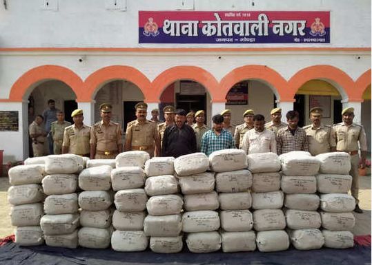 UP News : 57 लाख रुपये के गांजे के साथ चार गिरफ्तार