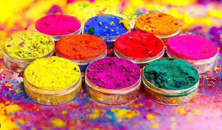 Holi Lucky Color : इस होली पर जाने कौन सा रंग रहेगा आपके लिए लकी, किस रंग का उपयोग देगा जीवन में सफलता