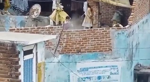 UP News : UP के शाहजहाँपुर में सीधी गोलीबारी का वीडियो हुआ वायरल