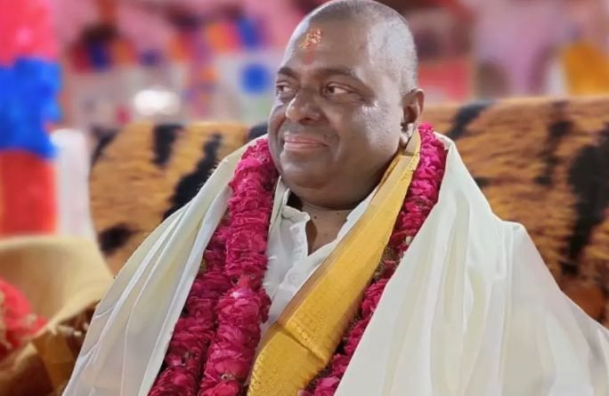 Karauli Sarakar : करौली बाबा का फरमान, आश्रम में मीडिया के प्रवेश पर लगी रोक