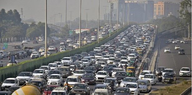 Delhi-Gurugram : यातायात पुलिस ने एनएच-48 का एक हिस्सा बंद किया, दिल्ली-गुरुग्राम रोड पर जाम