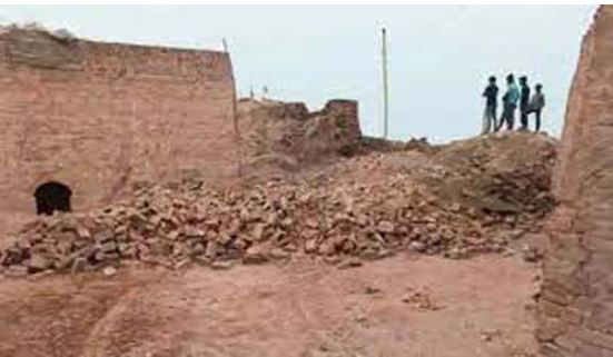 UP Crime : भट्ठे पर ईंटों के ढेर में दबकर दो मजदूरों की मौत, 14 बाल श्रमिक मुक्त