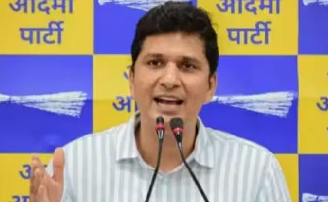 Delhi Political : दिल्ली में क्यों मचा सियासी कोहराम, जानिये पूरी कहानी