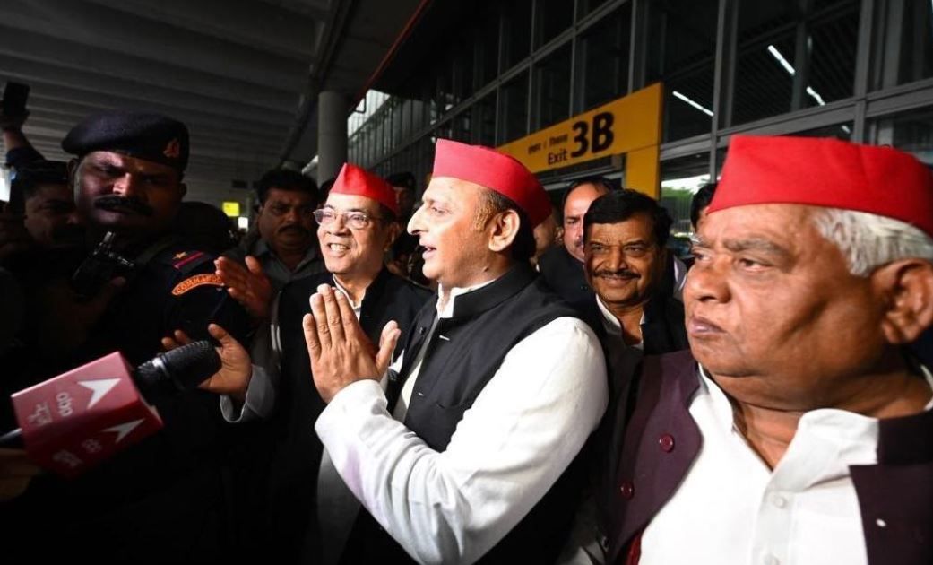 Political News : ममता से देश के हालातों पर होगी चर्चा : अखिलेश