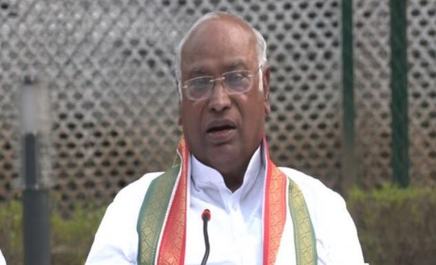 Population Census : सरकार हर 10 साल में कराए जाति आधारित जनगणना : खरगे