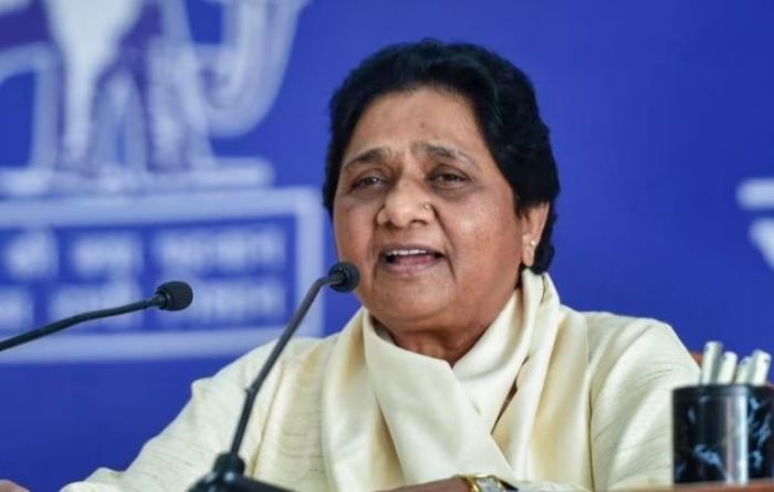 UP Politics : जातिवादी द्वेष और अनर्गल मुद्दों की राजनीति करती है सपा : मायावती