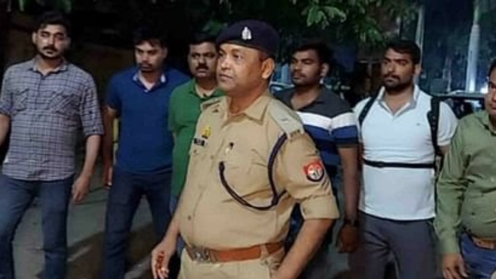 UP News : नमामि गंगे प्रोजेक्ट के लूटेरों से पुलिस मुठभेड़, 13 गिरफ्तार