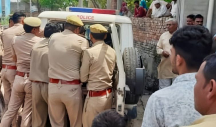 UP News : हैवान बन गया बेटा, पिता, ताऊ और बुआ को उतारा मौत के घाट