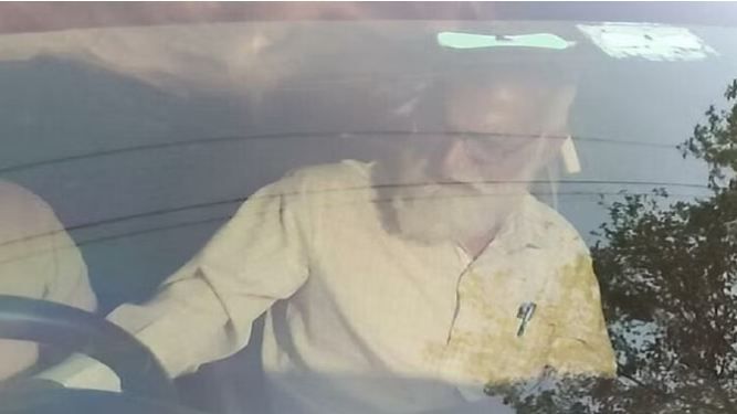 Asad Ahmed Encounter: शव लेने प्रयागराज से पहुंचा असद का फूफा, गुलाम का नहीं आया कोई परिजन