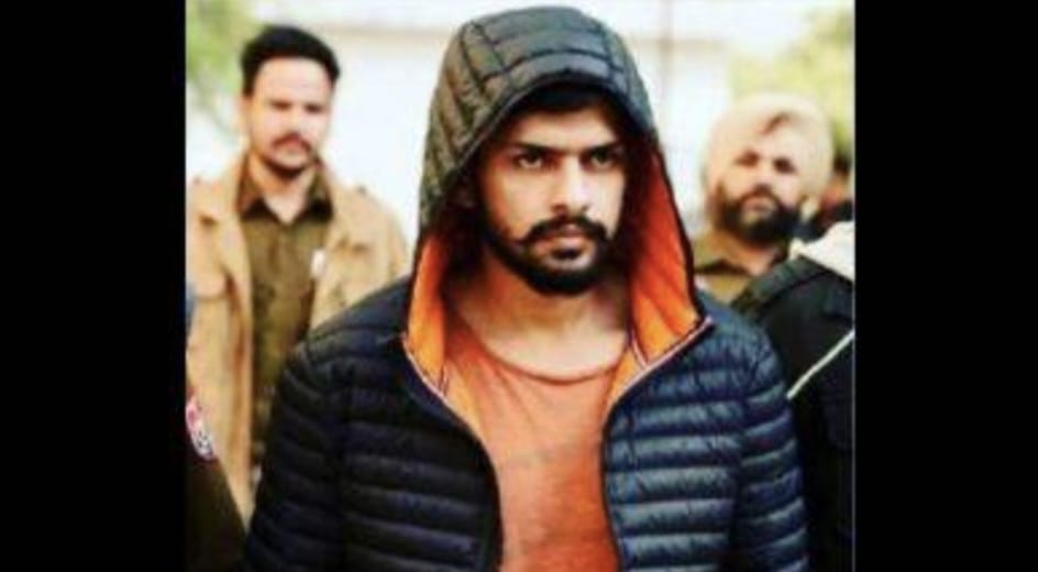 Gangster Lawrence Bishnoi : सलमान खान के बाद इन फ़िल्मी सितारों को भी मिली धमकी