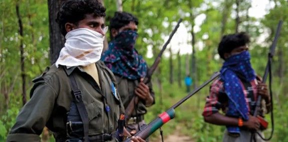 Chhattisgarh News : सुकमा में दो नक्सली गिरफ्तार, विस्फोटक जब्त