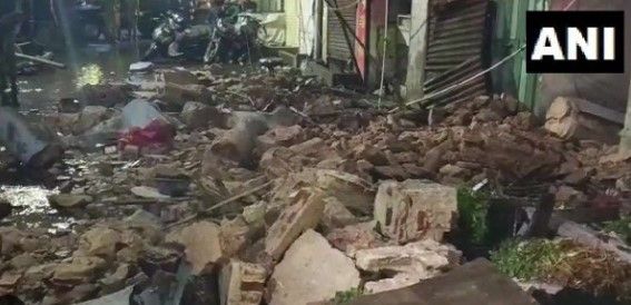 Chennai News : चेन्नई में 70 साल पुरानी इमारत ढही, चार के फंसे होने की आशंका