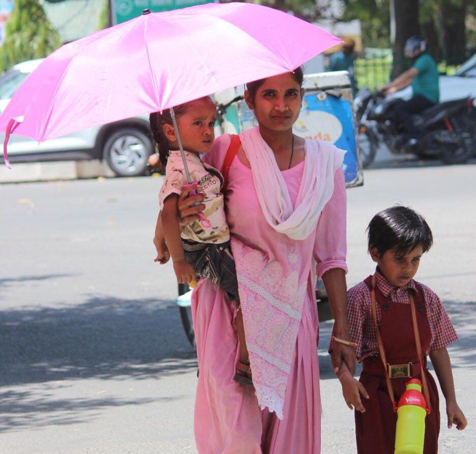 Lucknow News : गर्मी की वजह से स्कूलों की टाइमिंग में बदलाव