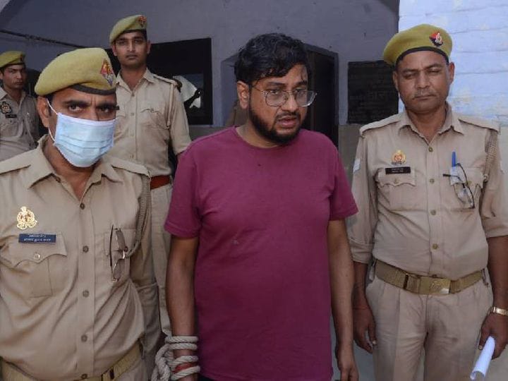 Kanpur News : कानपुर पुलिस ने शातिर सटोरिया को पकड़ा, 13 मोबाइल, 1.80 लाख बरामद