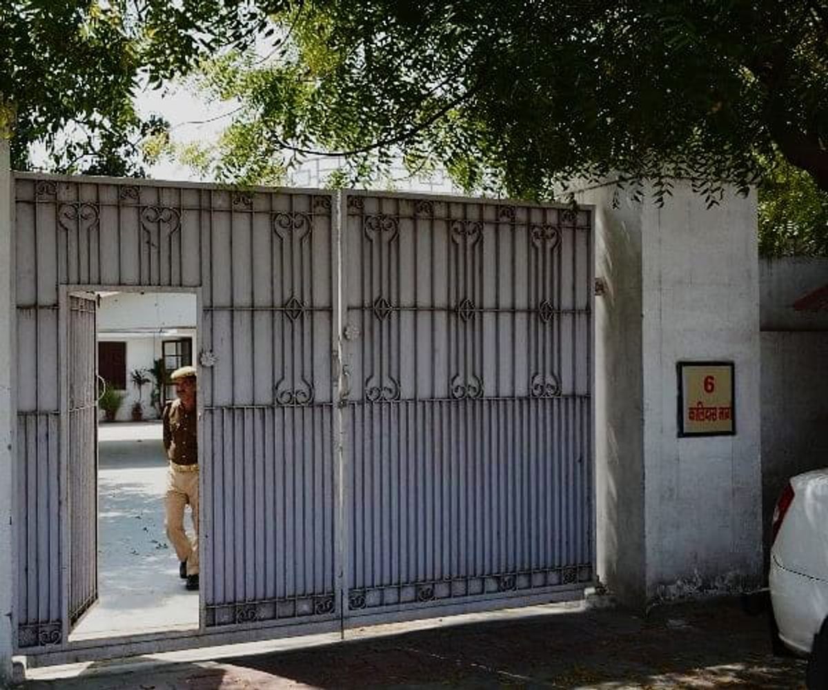 Lucknow News : कैबिनेट मंत्री नंदी को लेकर फिर चर्चा में आया बंगला नंबर- 6