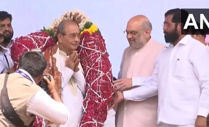 Political : अप्पासाहेब धर्माधिकारी महाराष्ट्र भूषण पुरस्कार से सम्मानित