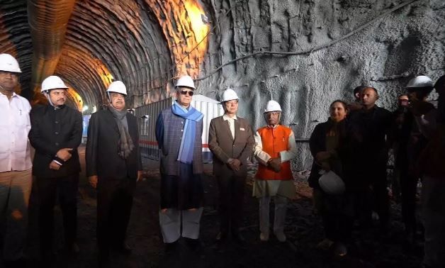 Jammu and Kashmir : देश के सबसे लंबे सुरंग के एक हिस्से का उद्घाटन इसी वर्ष : गडकरी