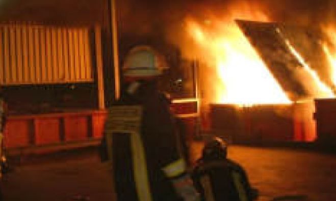 West Bengal के मालदा में बाजार में आग लगने से एक व्यक्ति की मौत