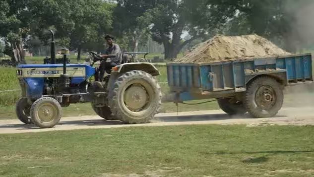 Noida News : अवैध खनन करने वाली दो ट्रैक्टर-ट्रॉली सीज
