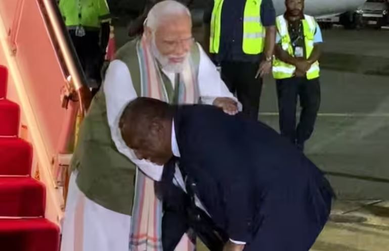 Port Moresby : पापुआ न्यू गिनी के पीएम ने छुए मोदी के पांव