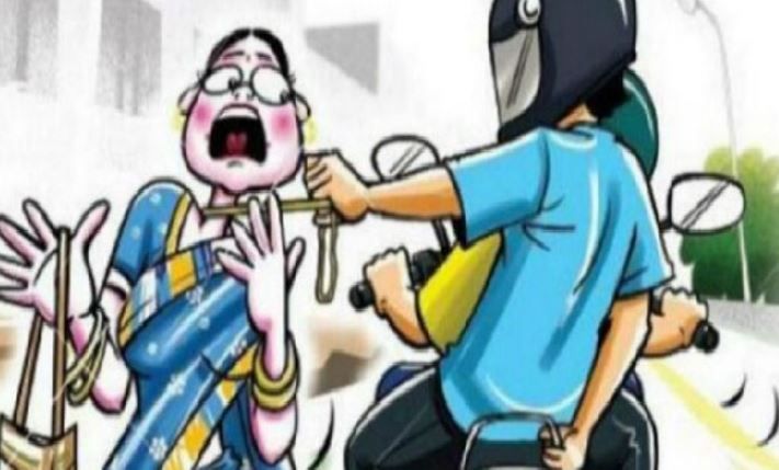 Noida News : संदिग्ध आवारा युवकों से परेशान हैं नोएडा के बड़े सेक्टर की महिलाएं